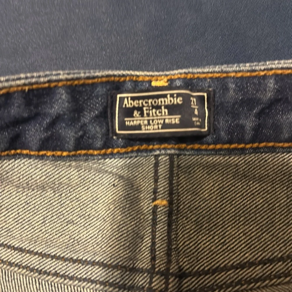 Abercrombie & Fitch Harper Low Rise Short - Picture 4 of 8